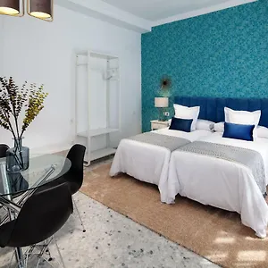 https://wanderlust-malaga-apartamentos-3.1costadelsol.com